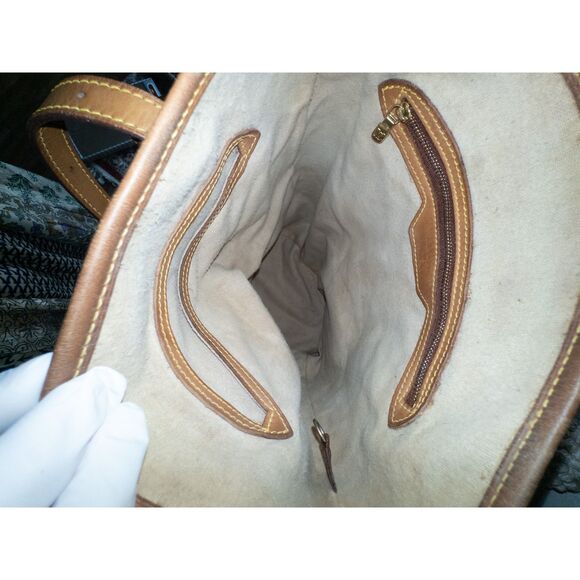 Louis Vuitton Monogram Bucket Bag GM - Picture 8 of 10